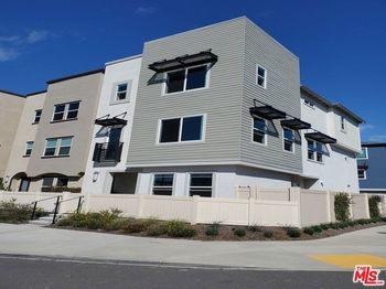 757 Daniel Freeman Cir