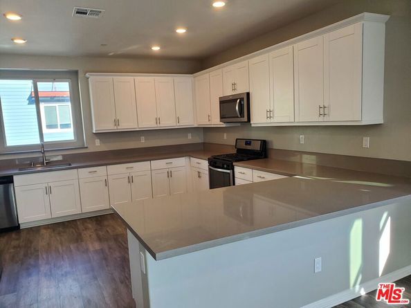 757 Daniel Freeman Cir, Inglewood CA 90301