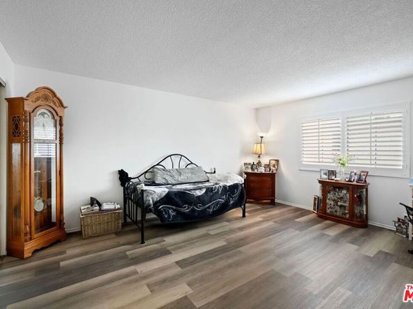 18560 Vanowen Street 15, Reseda CA 91335