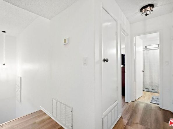 18560 Vanowen Street 15, Reseda CA 91335