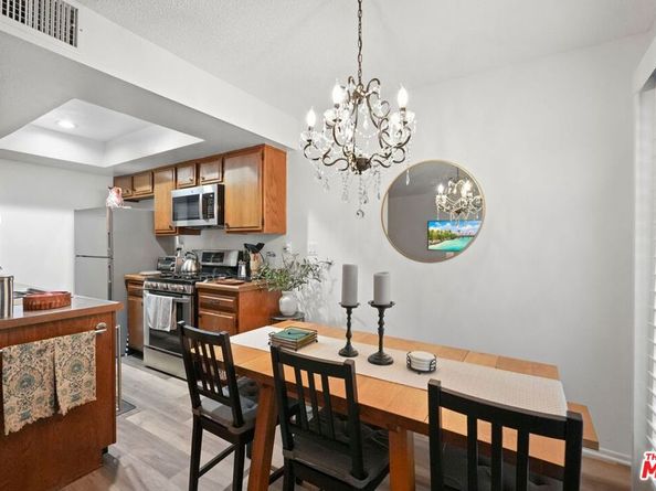 18560 Vanowen Street 15, Reseda CA 91335