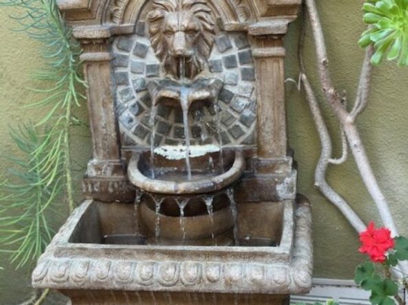 8159 Laurelmont Drive, Los Angeles CA 90046