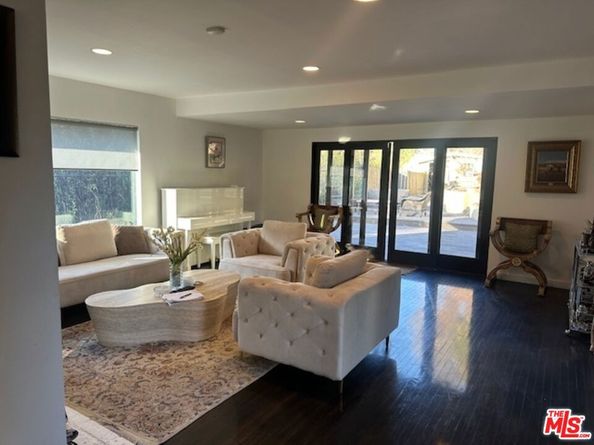 8159 Laurelmont Drive, Los Angeles CA 90046