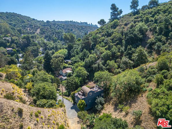 10446 Quito Lane, Los Angeles CA 90077