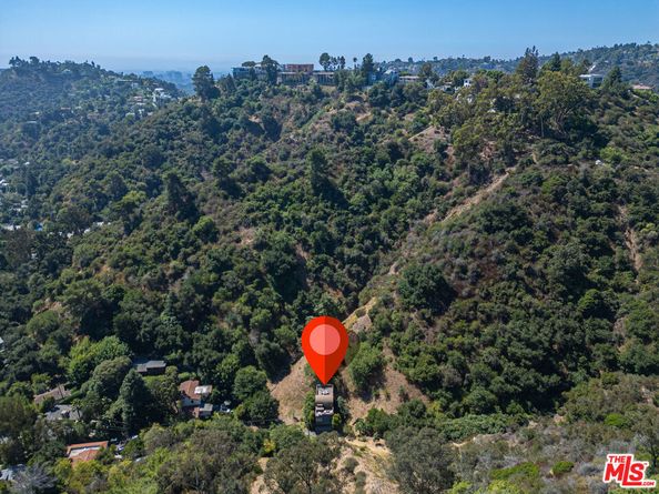 10446 Quito Lane, Los Angeles CA 90077