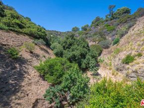 10446 Quito Lane, Los Angeles CA 90077