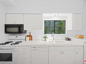 10446 Quito Lane, Los Angeles CA 90077