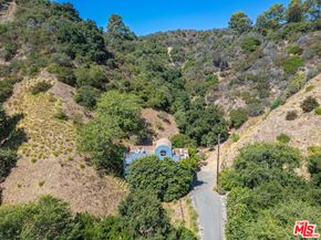10446 Quito Lane, Los Angeles CA 90077
