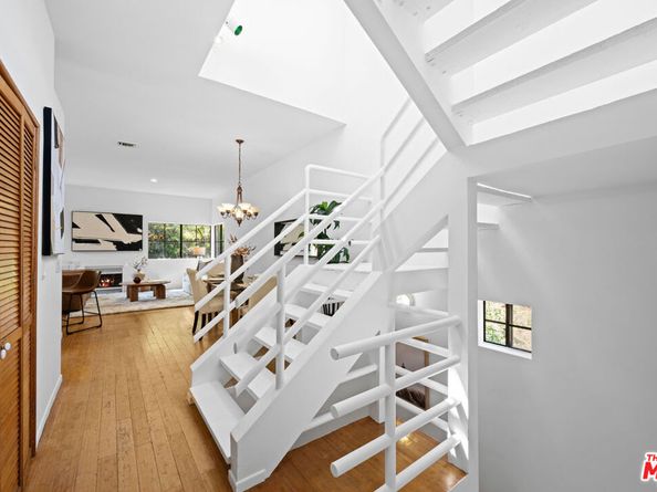 10446 Quito Lane, Los Angeles CA 90077