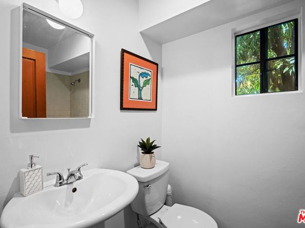 10446 Quito Lane, Los Angeles CA 90077