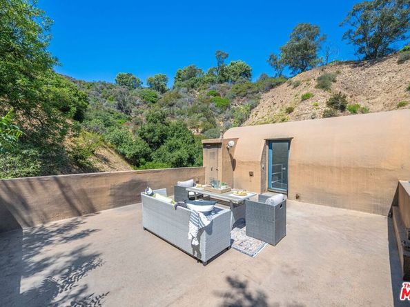 10446 Quito Lane, Los Angeles CA 90077
