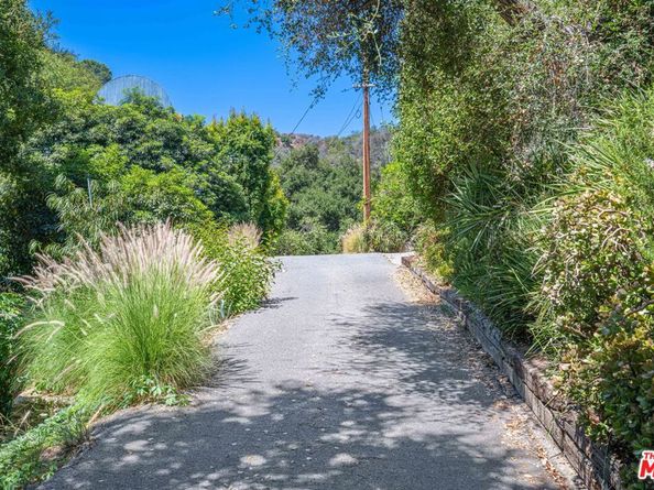 10446 Quito Lane, Los Angeles CA 90077