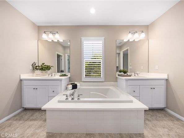 120 Crimson Oak, Irvine CA 92620