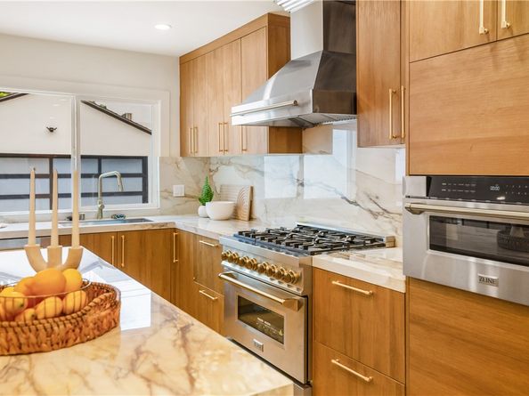 1040 Vernon Avenue, Venice CA 90291