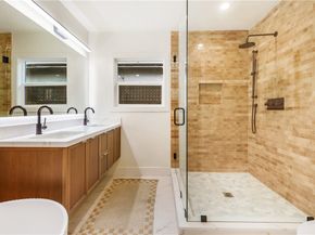 1040 Vernon Avenue, Venice CA 90291