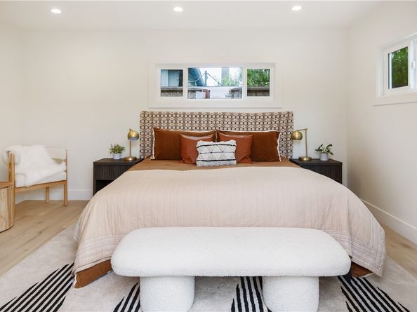 1040 Vernon Avenue, Venice CA 90291