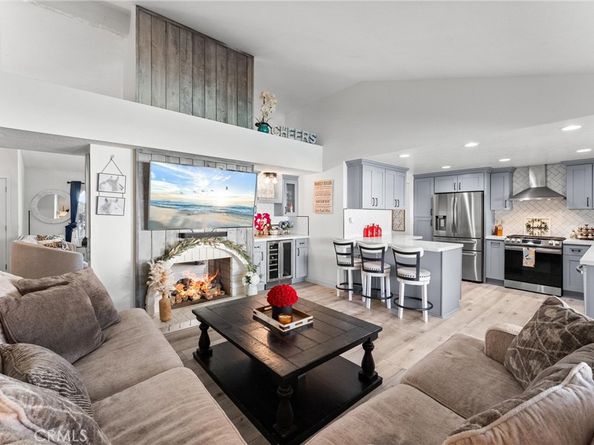 207 E Blue Mountain, Claremont CA 91711