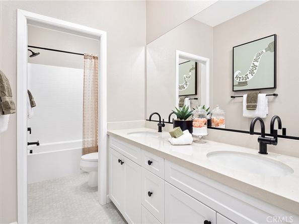 2096 Woolem Place, Escondido CA 92026