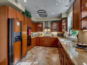 19 Calle De Arena, Rancho Santa Margarita CA 92688