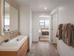 9 MacArthur Place 2002, Santa Ana CA 92707