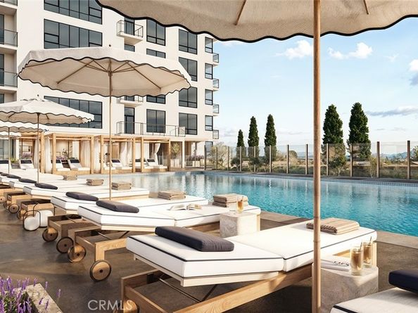 9 MacArthur Place 2002, Santa Ana CA 92707