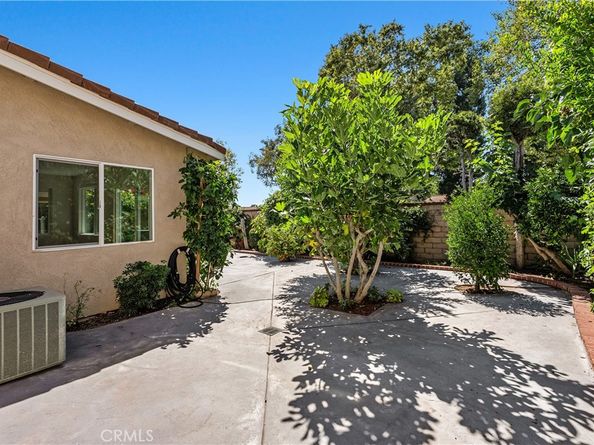 30 Entrada W, Irvine CA 92620