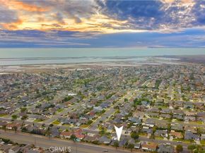 17612 Wrightwood Lane, Huntington Beach CA 92649