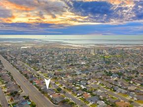 17612 Wrightwood Lane, Huntington Beach CA 92649