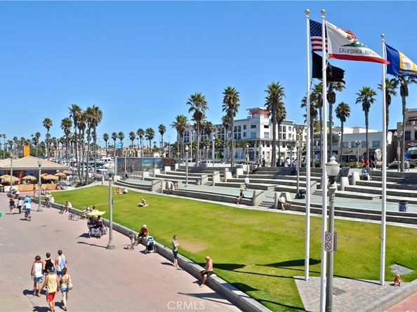 17612 Wrightwood Lane, Huntington Beach CA 92649