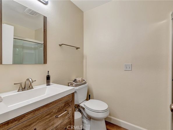 174 Streamwood, Irvine CA 92620