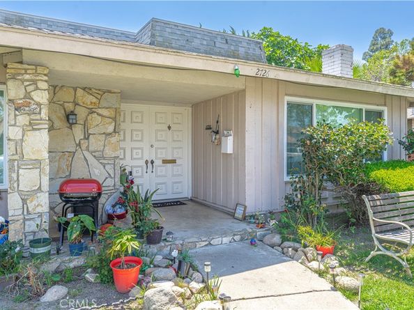 2726 W Orion Avenue, Santa Ana CA 92704