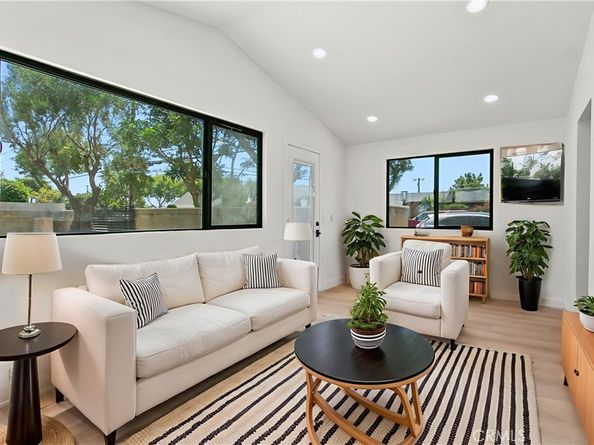 1001 E Saint Andrew Place, Santa Ana CA 92707