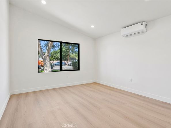 1001 E Saint Andrew Place, Santa Ana CA 92707