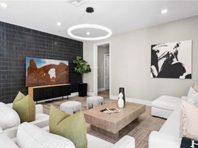113 Pixel, Irvine CA 92618