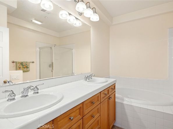 9 Bonsall 61, Irvine CA 92602