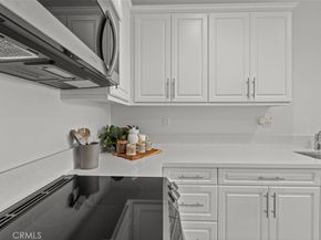 1095 N Harbor Boulevard, Anaheim CA 92801
