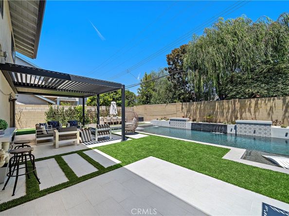 6431 Reubens Drive, Huntington Beach CA 92647
