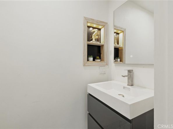 223 W Simmons Avenue, Anaheim CA 92802