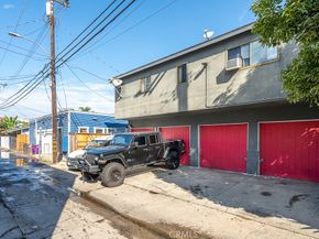 1056 E 6th Street, Long Beach CA 90802
