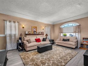 2000 W 80th, Los Angeles CA 90047