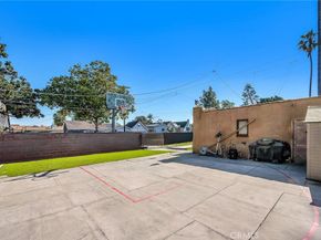 2000 W 80th, Los Angeles CA 90047