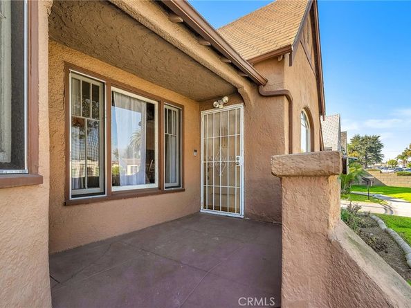 2000 W 80th, Los Angeles CA 90047