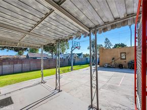 2000 W 80th, Los Angeles CA 90047