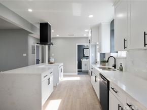 8716 S 10th Avenue, Inglewood CA 90305
