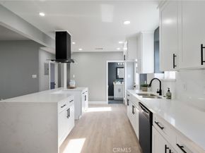 8716 S 10th Avenue, Inglewood CA 90305