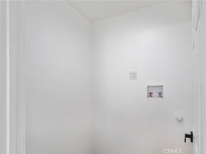 8716 S 10th Avenue, Inglewood CA 90305