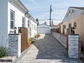 8716 S 10th Avenue, Inglewood CA 90305