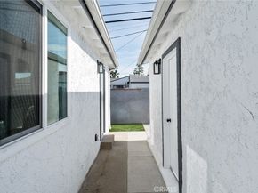 8716 S 10th Avenue, Inglewood CA 90305