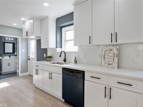 8716 S 10th Avenue, Inglewood CA 90305