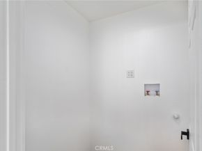 8716 S 10th Avenue, Inglewood CA 90305